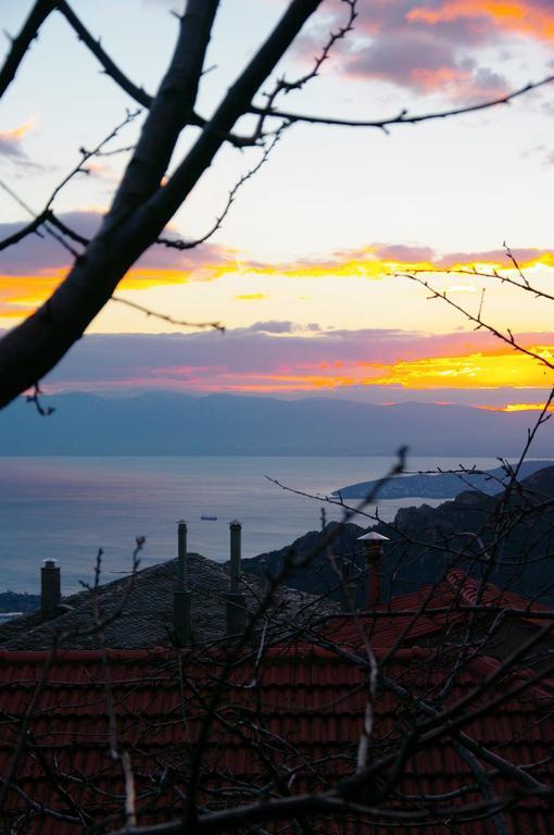 Sarafis Guesthouse Agios Lavrentios Esterno foto